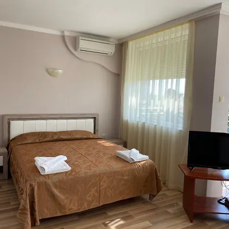 Hotel Incognito Pomorie 3* Поморие