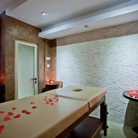 Hotel Incognito Pomorie ホテル 3*